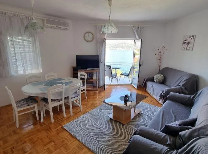 马捷公寓 公寓 *